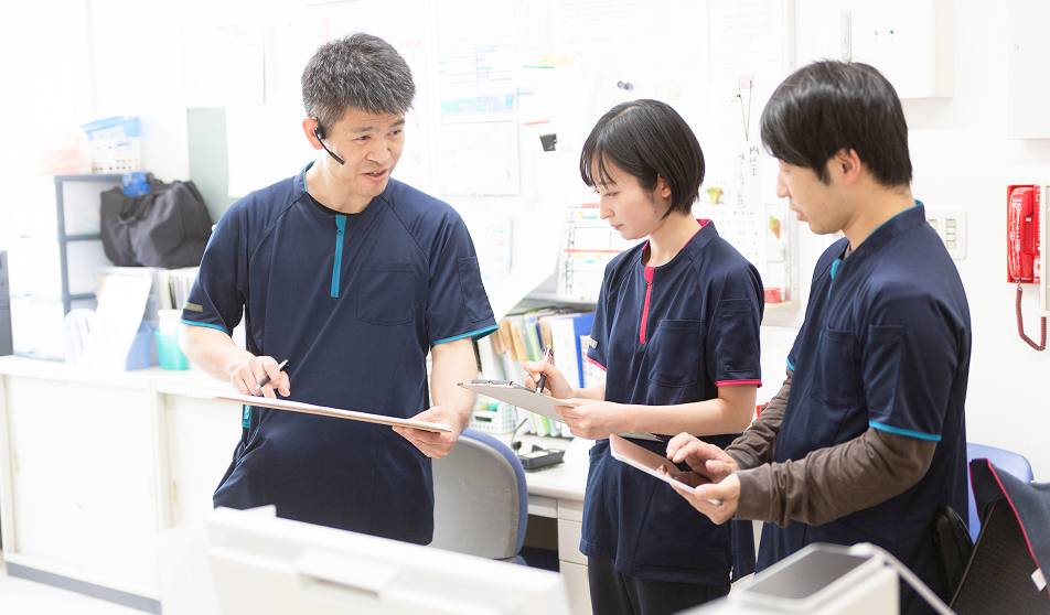従業員が話している様子