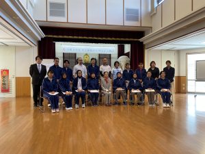 令和５年度　入社式