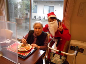 サンタさんと一緒に🎅クリスマスランチ🍗
